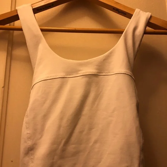 🍋RARE Lululemon white peplum tank - Picture 4 of 5